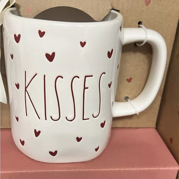 Rae Dunn Red and White Hugs & Kisses Mug Set
(Two Mugs Only) - Picture 3 of 4